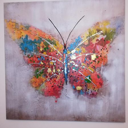 Butterfly Lägenhet Čačak Exteriör bild